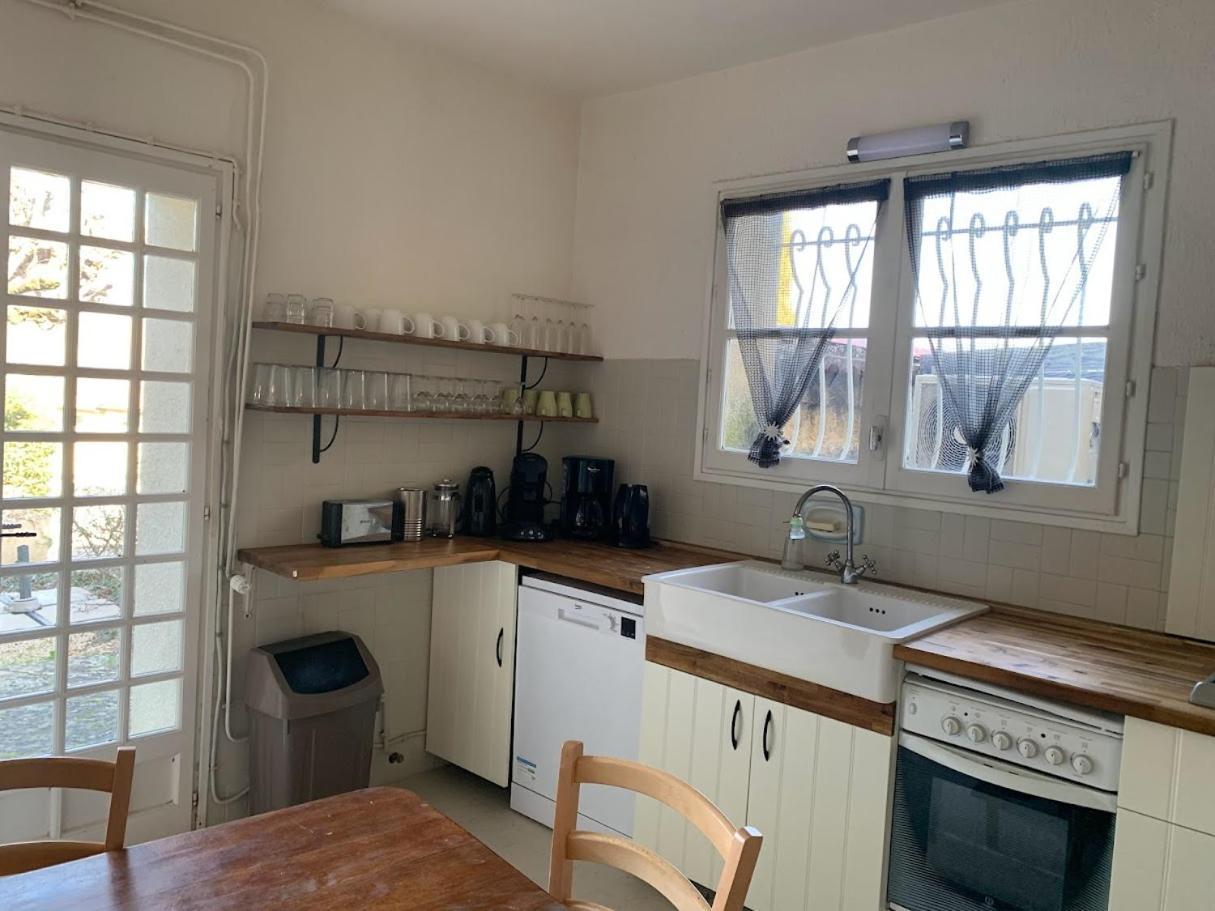 Chambres Et Table D'Hotes Au Brabo Mormoiron Oda fotoğraf