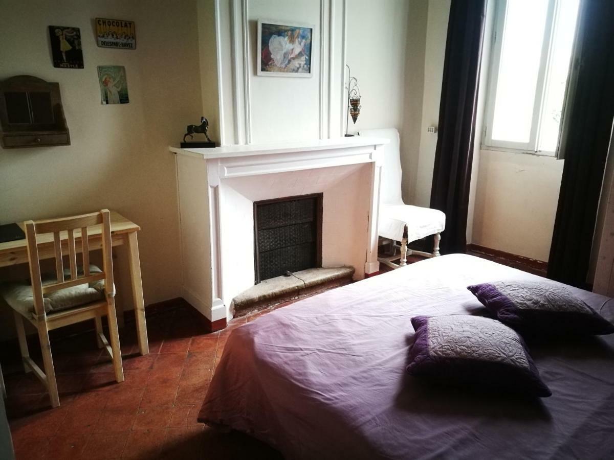 Chambres Et Table D'Hotes Au Brabo Mormoiron Oda fotoğraf